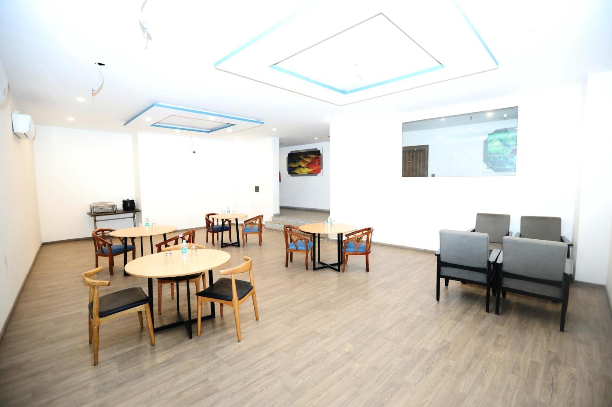 Hotel Noida Grand Sec 58 المظهر الخارجي الصورة