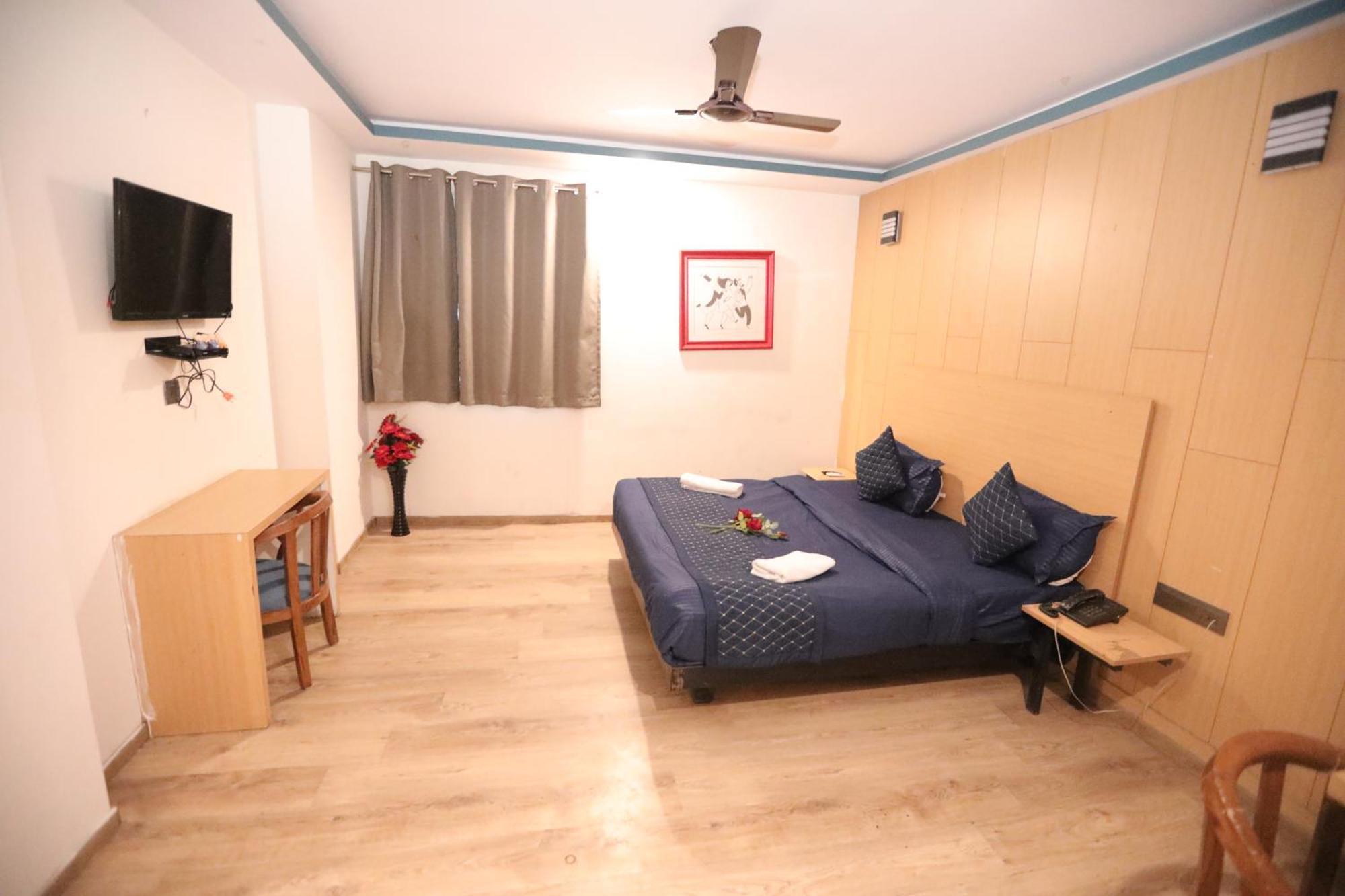 Hotel Noida Grand Sec 58 المظهر الخارجي الصورة