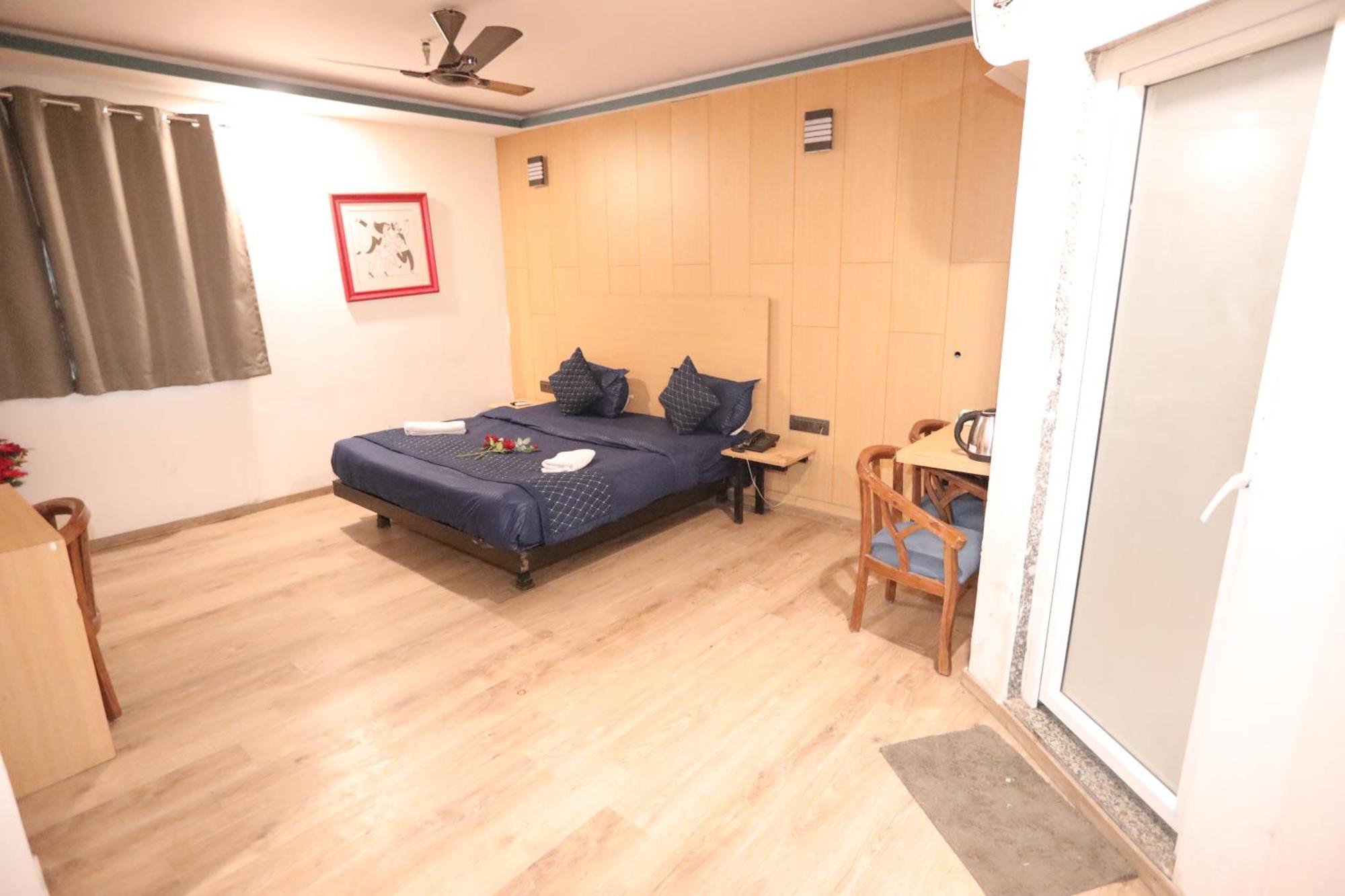 Hotel Noida Grand Sec 58 المظهر الخارجي الصورة