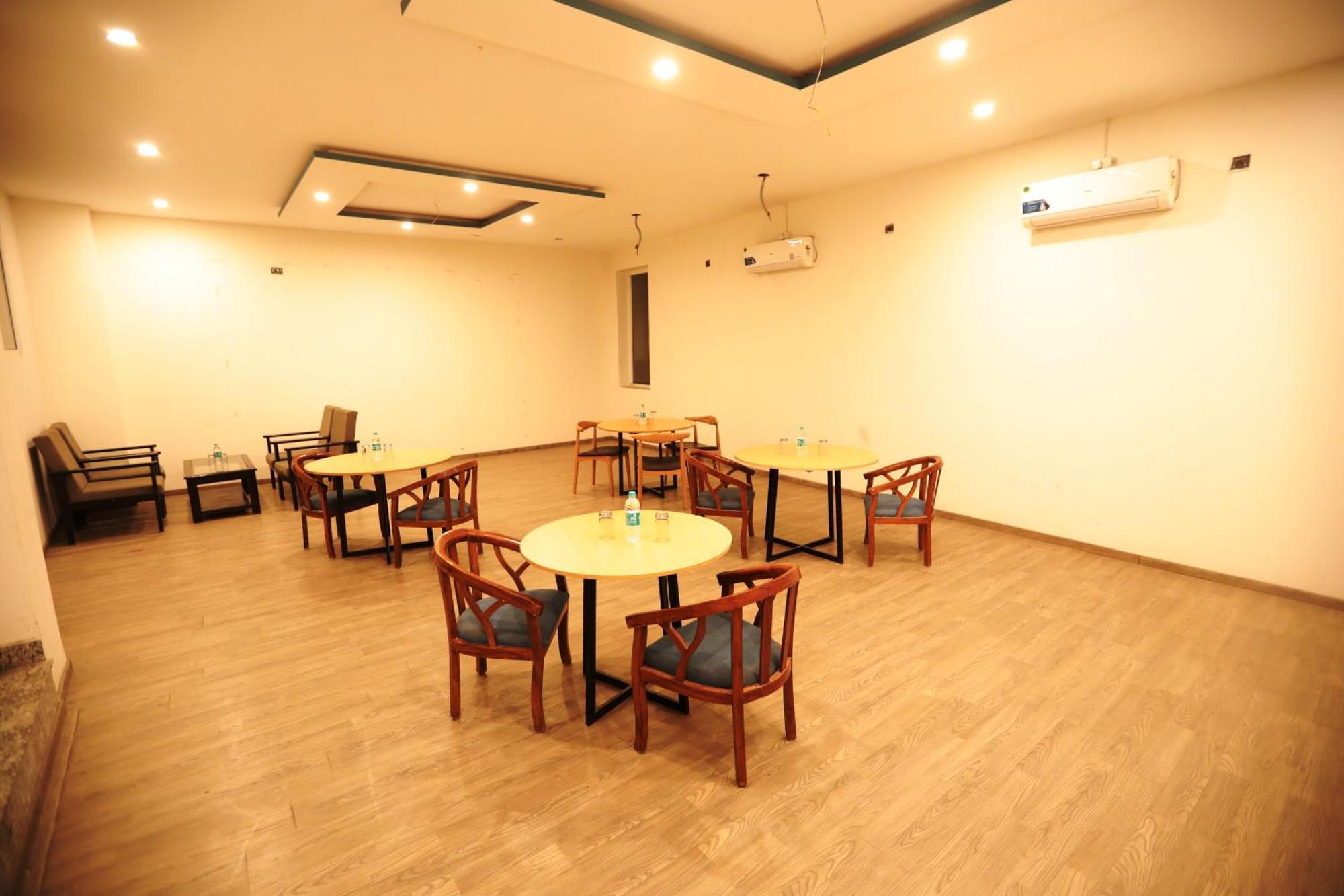 Hotel Noida Grand Sec 58 المظهر الخارجي الصورة