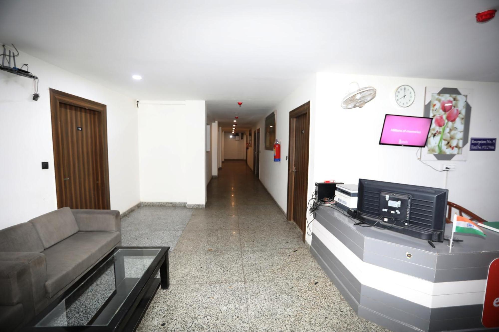 Hotel Noida Grand Sec 58 المظهر الخارجي الصورة