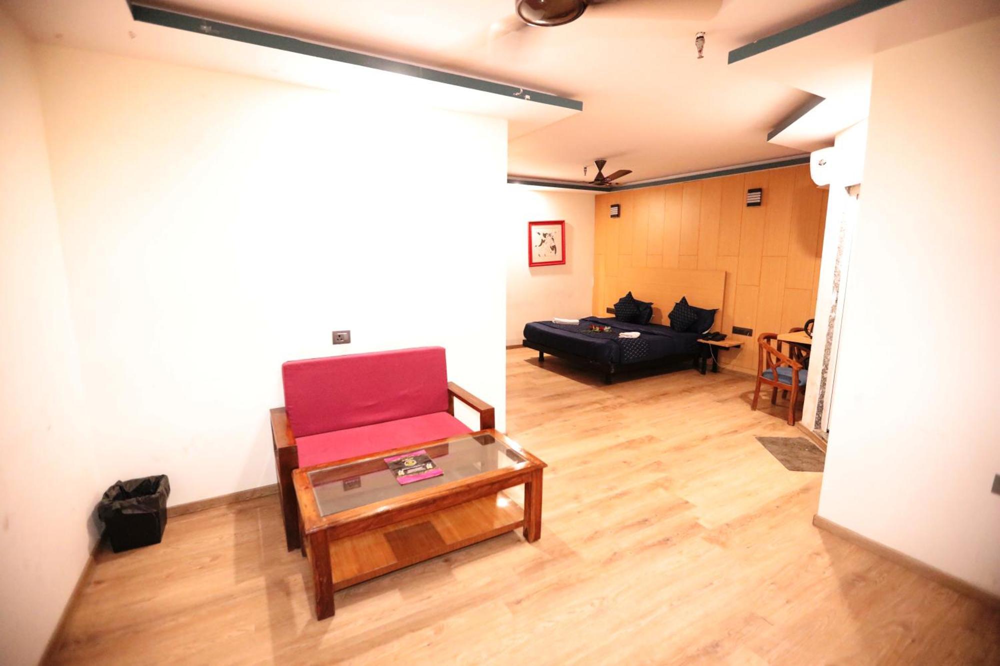 Hotel Noida Grand Sec 58 المظهر الخارجي الصورة