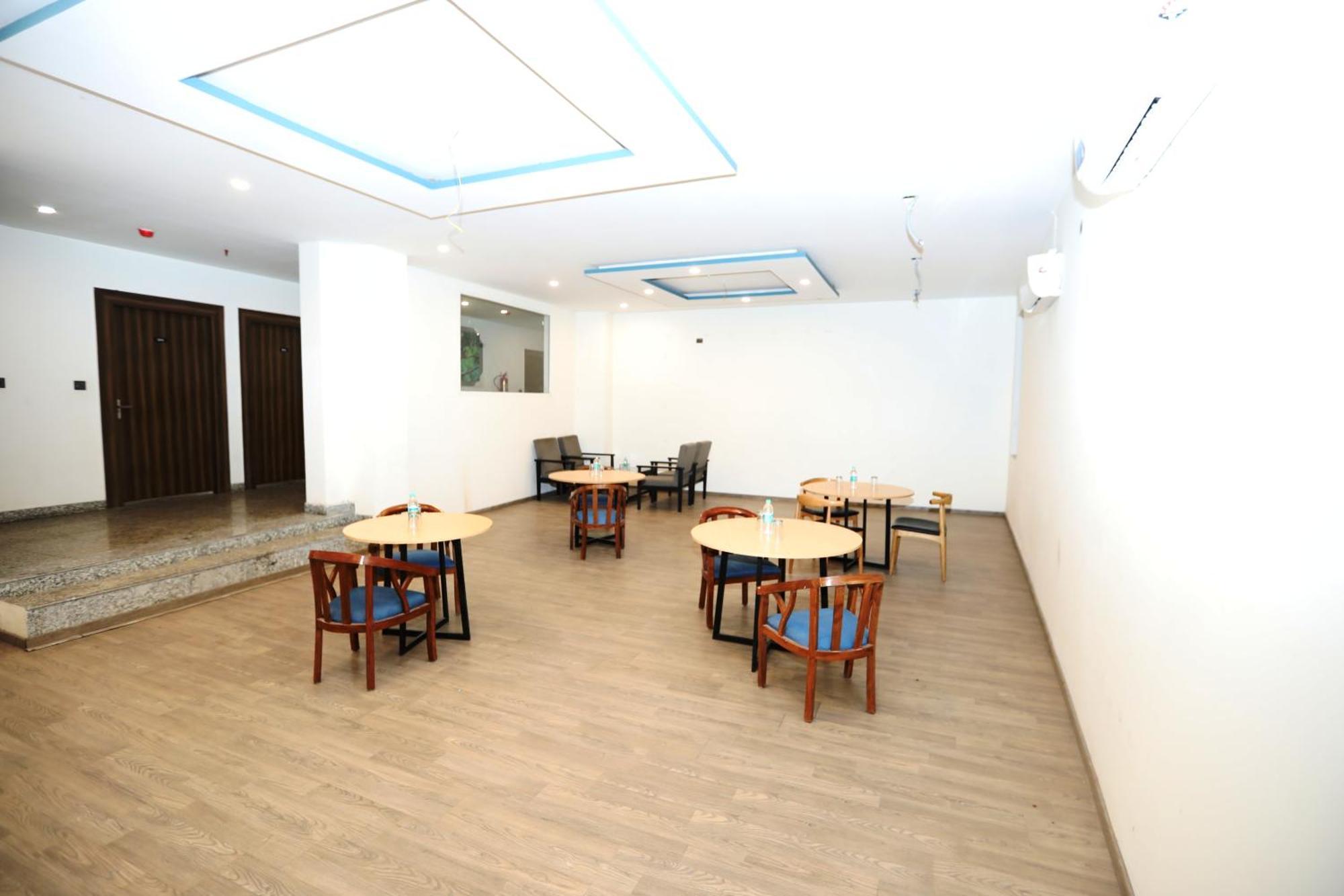 Hotel Noida Grand Sec 58 المظهر الخارجي الصورة