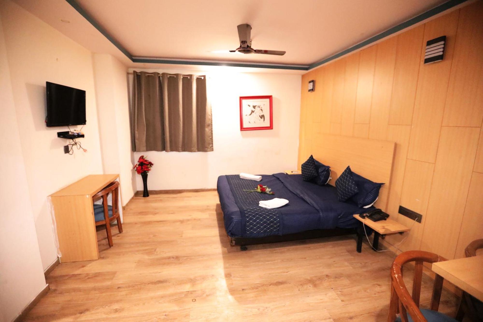 Hotel Noida Grand Sec 58 المظهر الخارجي الصورة