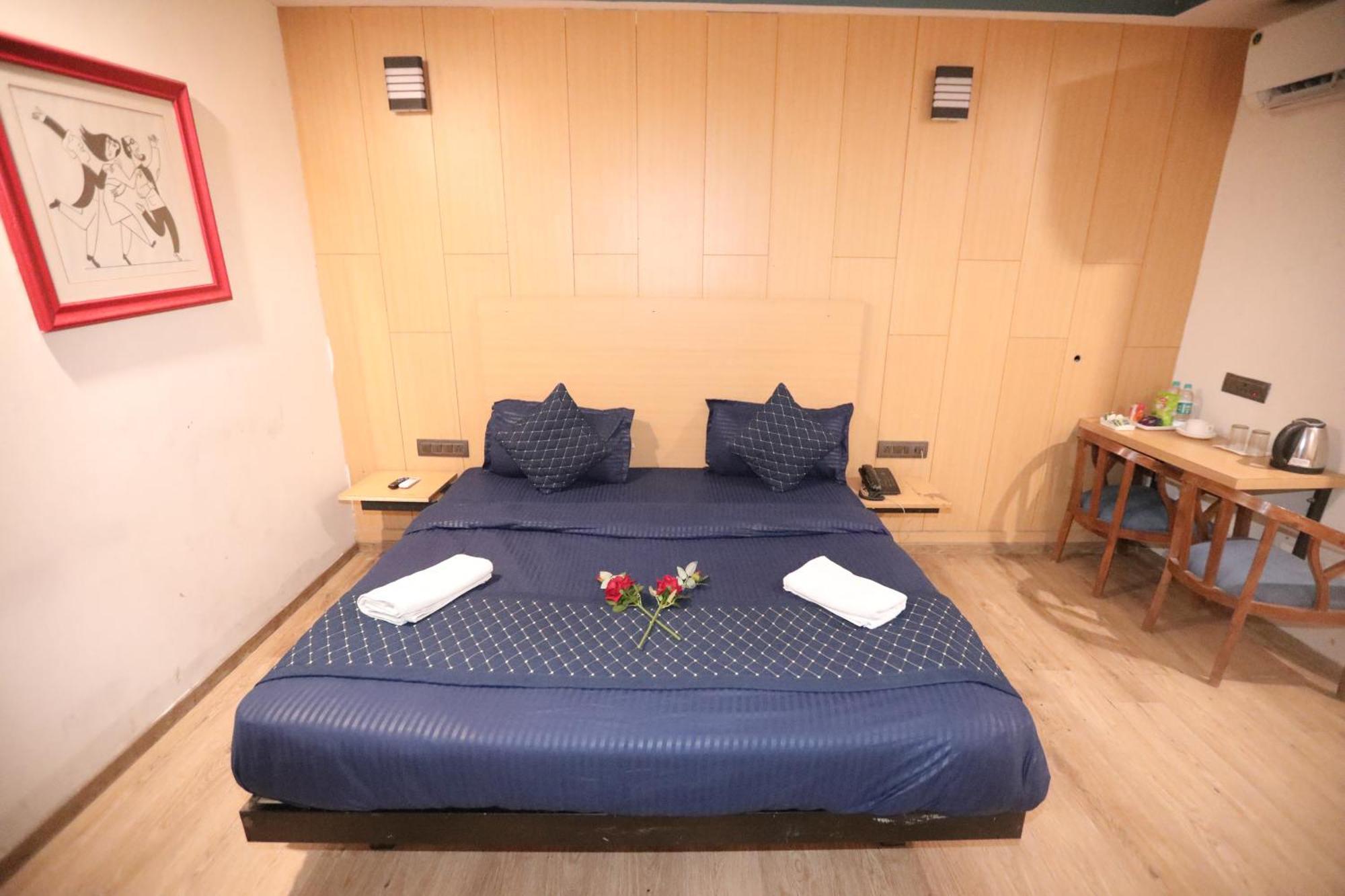 Hotel Noida Grand Sec 58 المظهر الخارجي الصورة