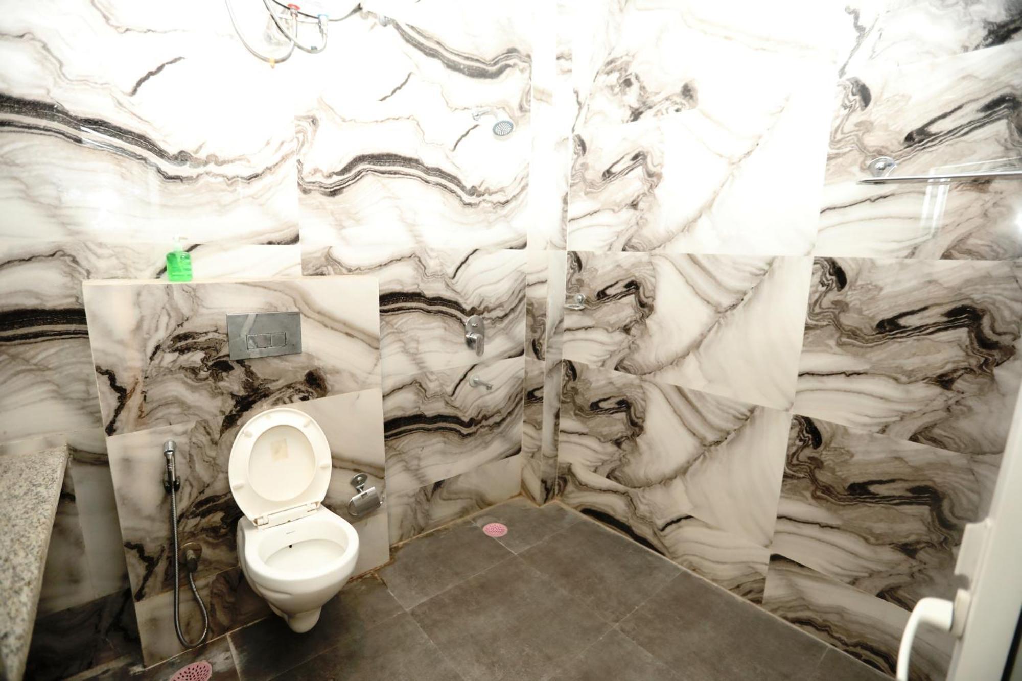 Hotel Noida Grand Sec 58 المظهر الخارجي الصورة